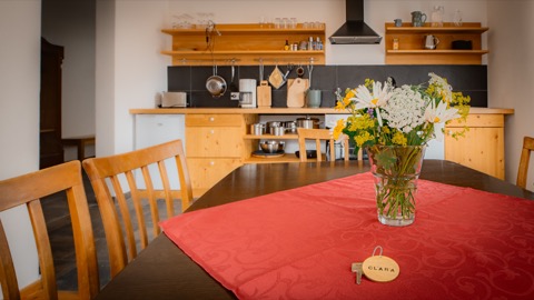 Brandenburg » Prignitz » Wittstock » Dossow: Weidenhof Simon » Wittstock Ferienwohnung » Clara » Esstisch » Küche 